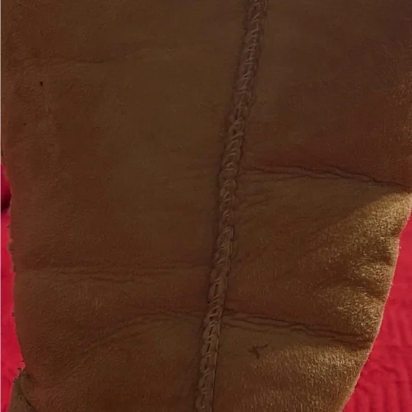 UGG Classic Tall boots in women’s 8 - Picture 13 of 13